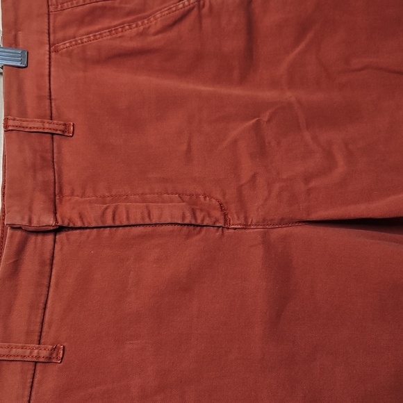 Anne Klein Women's Chino Shorts in Burnt Orange/Rust Size 12 Distresseded/faded - Picture 2 of 5